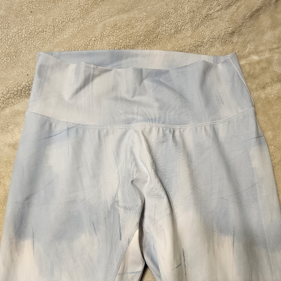 Buff Bunny Motion Legging in Frost Bite Size Large - Picture 8 of 8